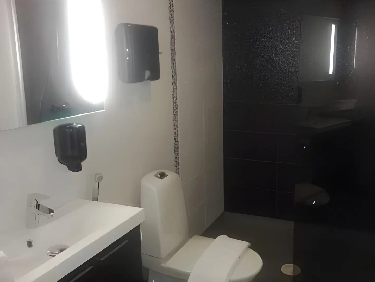 Safarimajoitus Badezimmer