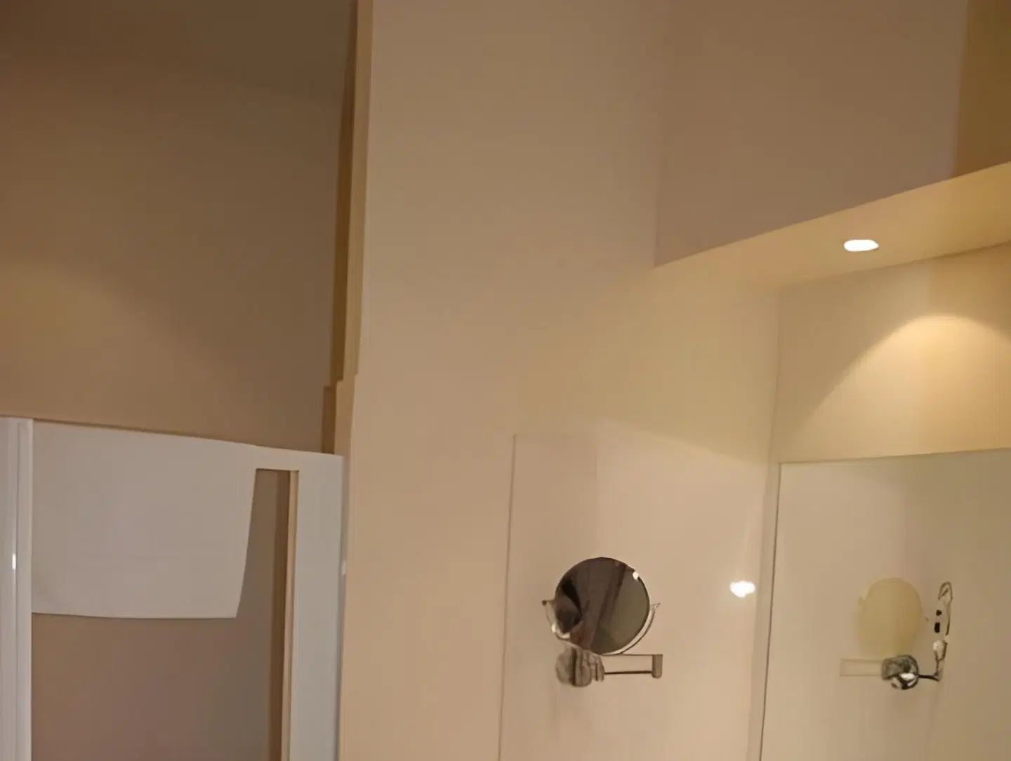 Hôtel Le Marius Badezimmer