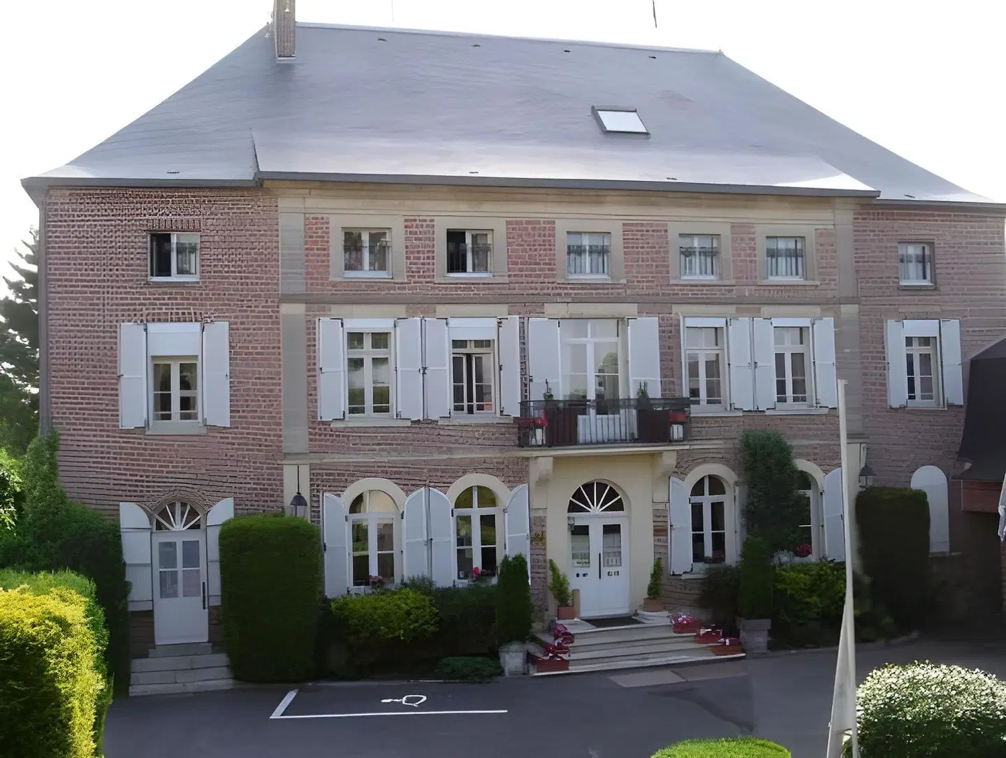 Logis Le Clos Du Montvinage Rest. Auberge Val De L'oise EXTERIOR