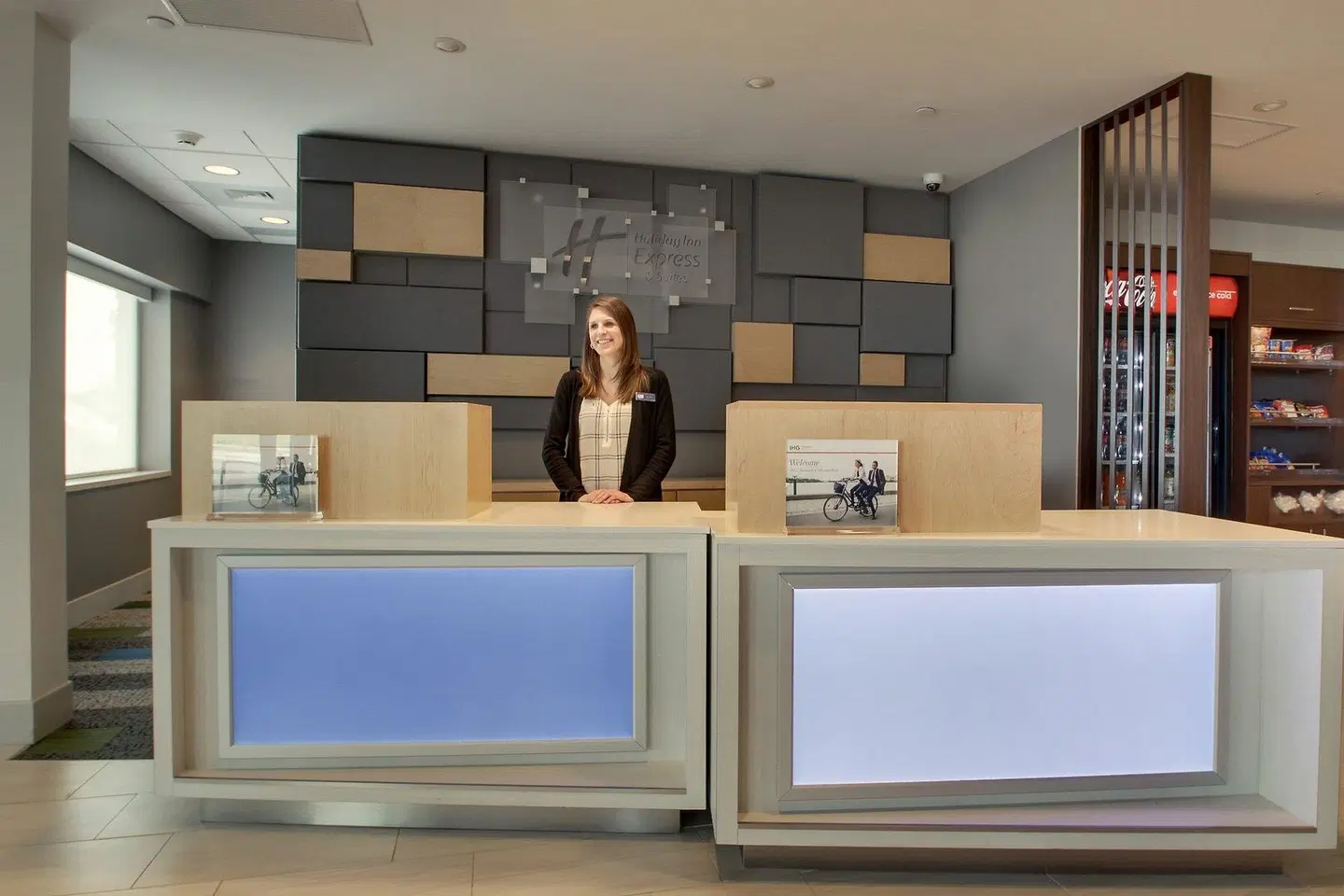 Holiday Inn Express & Suites - Elizabethtown North by IHG LOUNGE_LOBBY