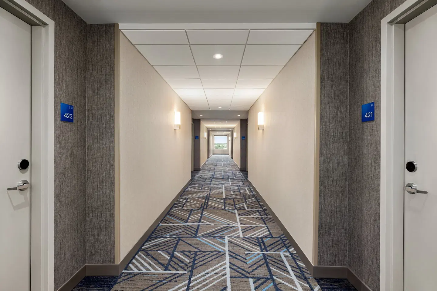 Holiday Inn Express Strathroy by IHG LOUNGE_LOBBY