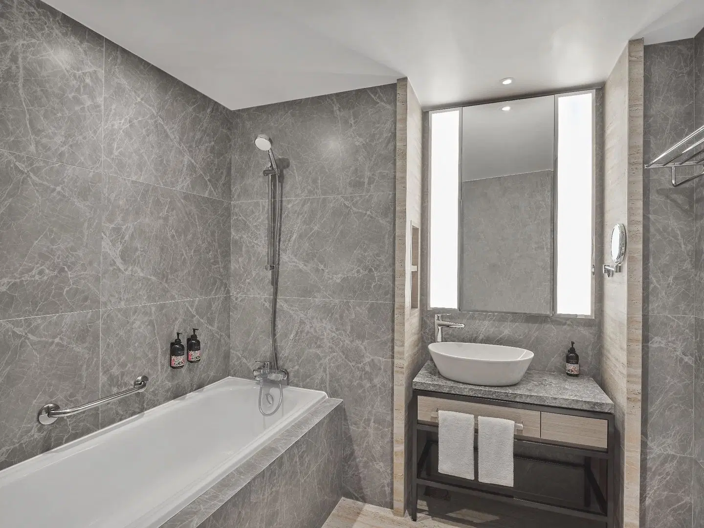 Grand Copthorne Waterfront Badezimmer