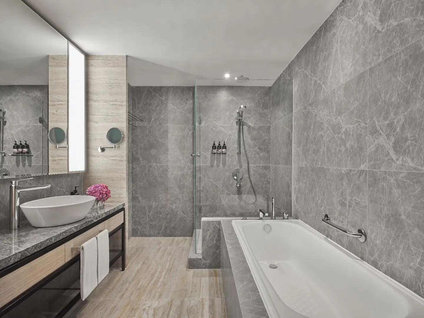 Grand Copthorne Waterfront Badezimmer