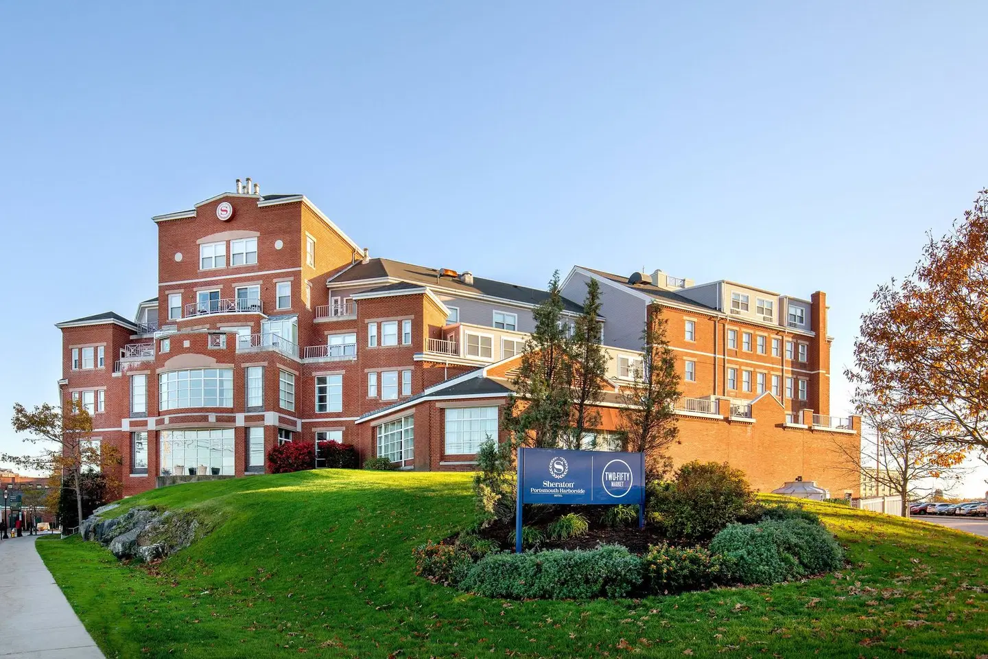 Sheraton Portsmouth Harborside Hotel EXTERIOR