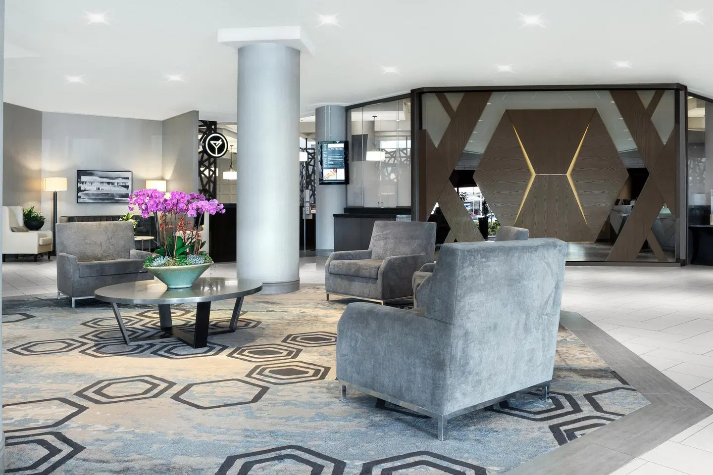 Sheraton Vancouver Guildford Hotel LOUNGE_LOBBY