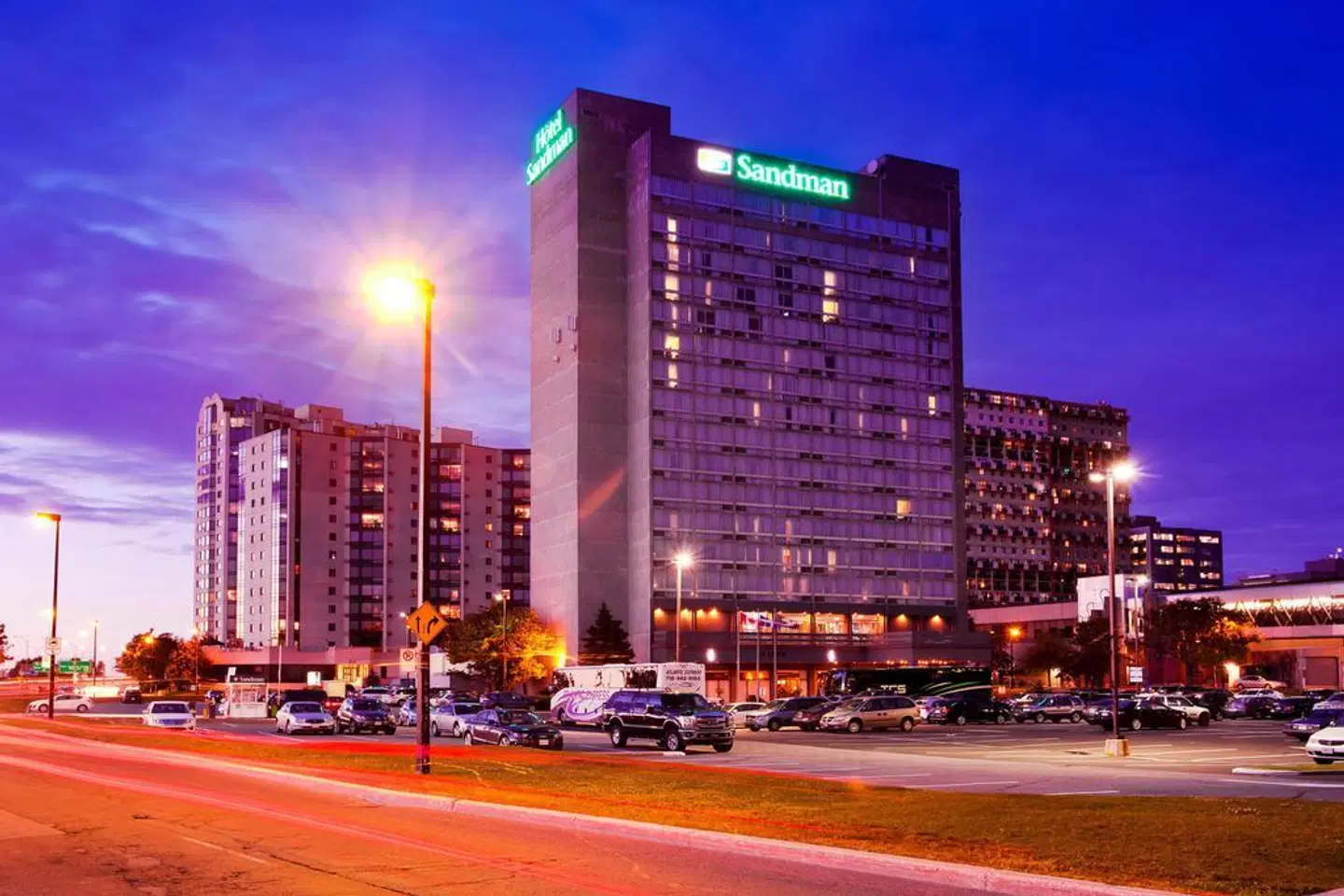 Sandman Hotel Montreal - Longueuil EXTERIOR
