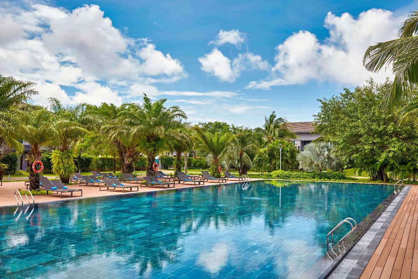 Best Western Premier Sonasea Villas Phu Quoc OUTDOOR_POOL
