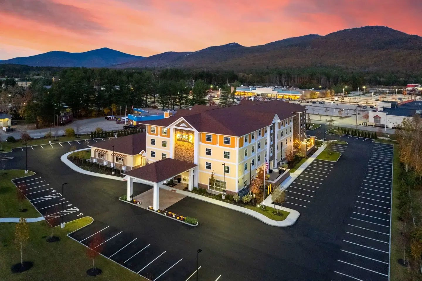 Home2 Suites by Hilton North Conway EXTERIOR