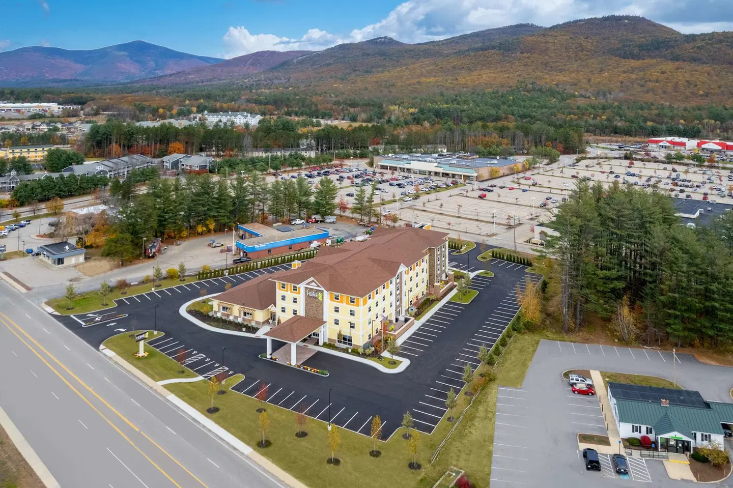 Home2 Suites by Hilton North Conway EXTERIOR