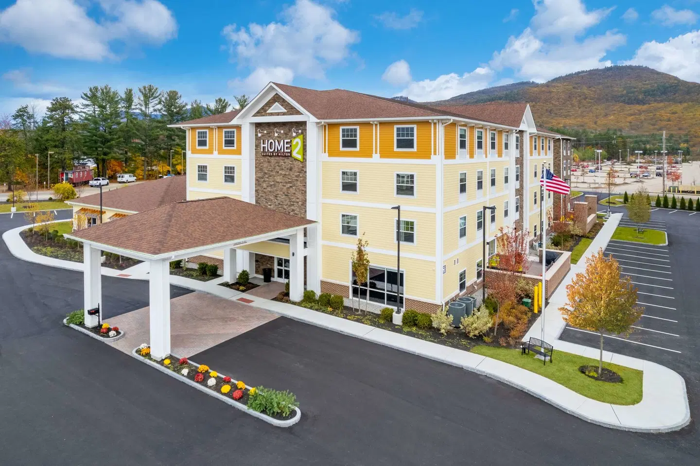 Home2 Suites by Hilton North Conway EXTERIOR