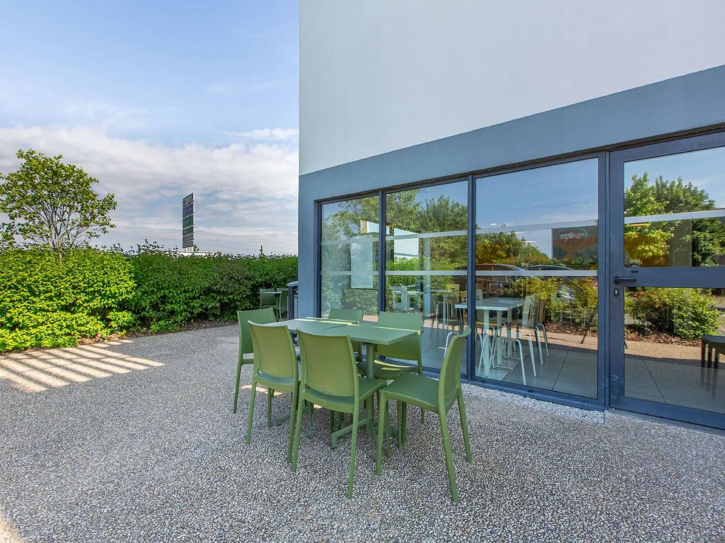 Première Classe Chartres Sud - Barjouville Terrasse