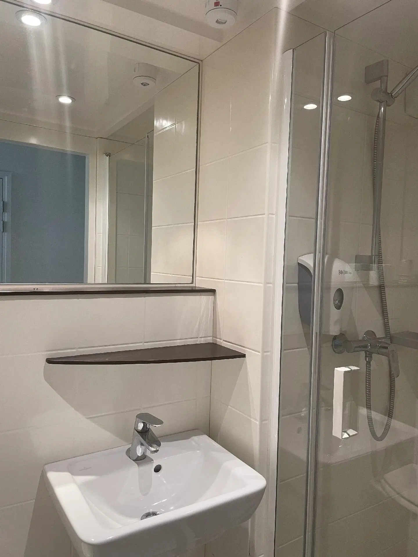 Kyriad Direct Arras - Saint-Laurent Blangy Badezimmer