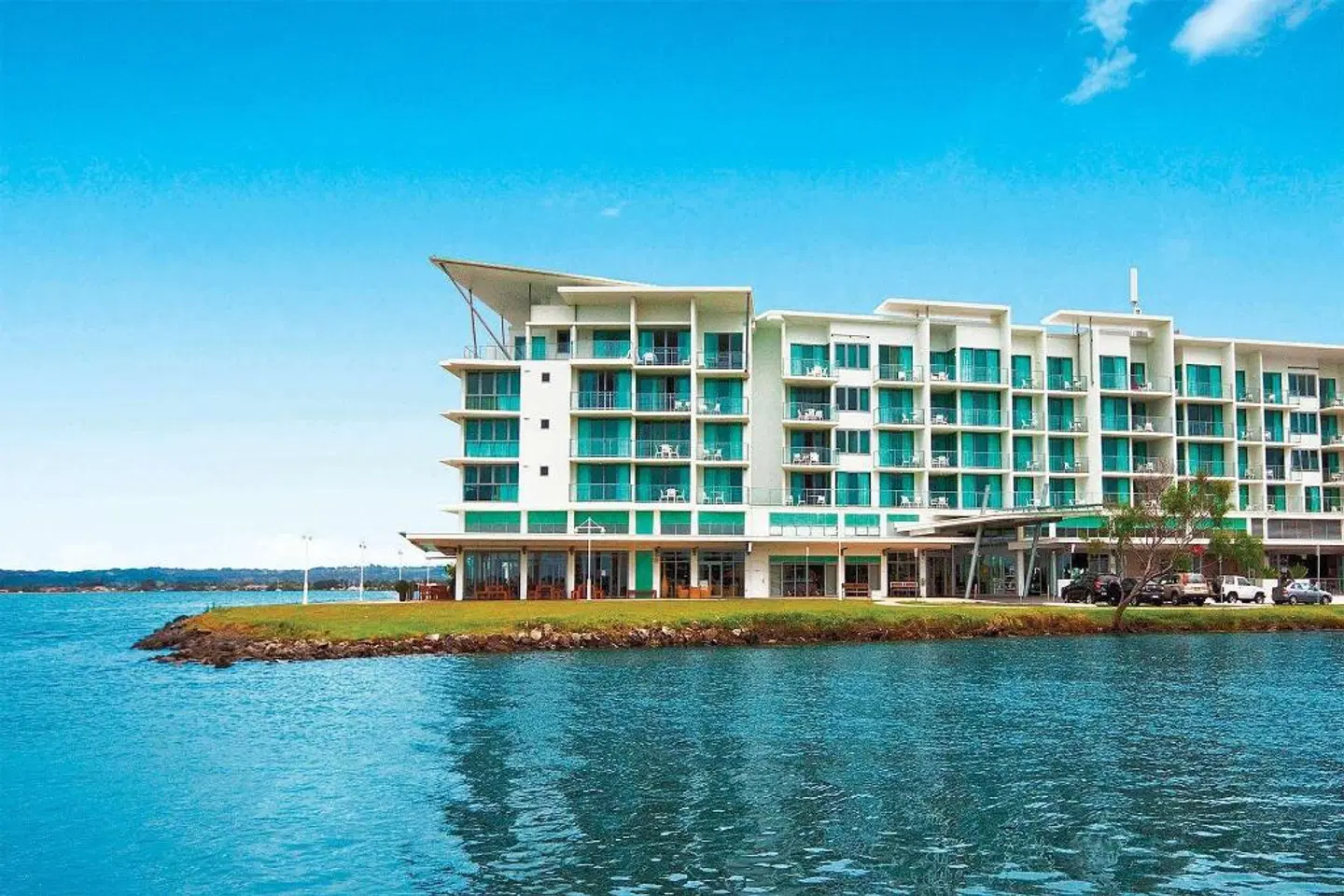 Ramada Hotel & Suites by Wyndham Ballina Byron EXTERIOR