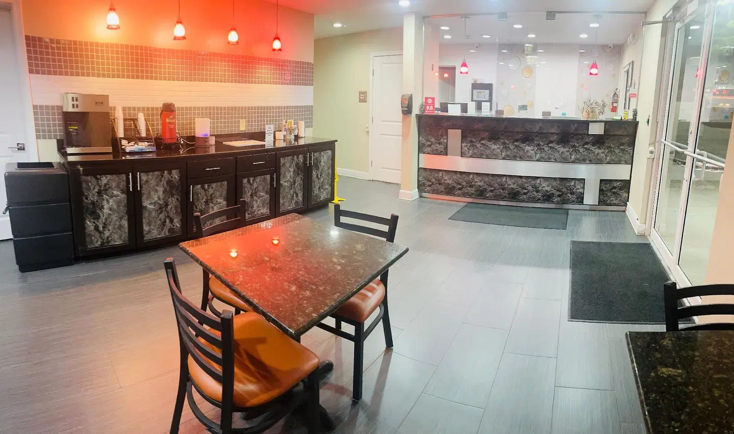Garden Inn and Suites Bar