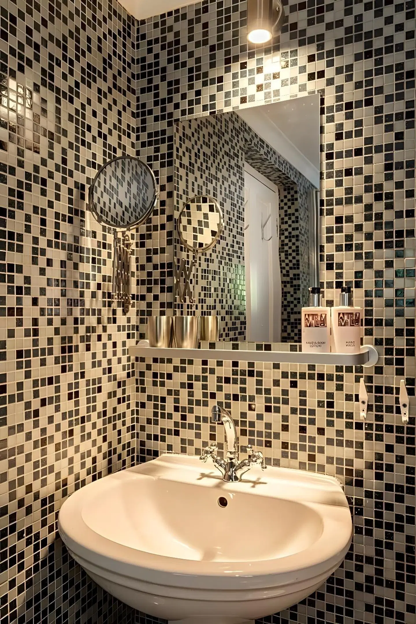 Antrim Villa by Antrim Collection Badezimmer