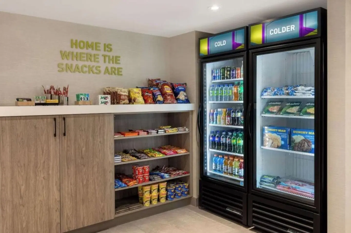 Home2 Suites by Hilton Kingston Bar