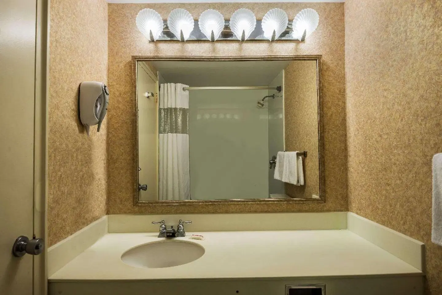 The Seahaus Hotel, Atlantic City, a Tribute Portfolio Hotel Badezimmer