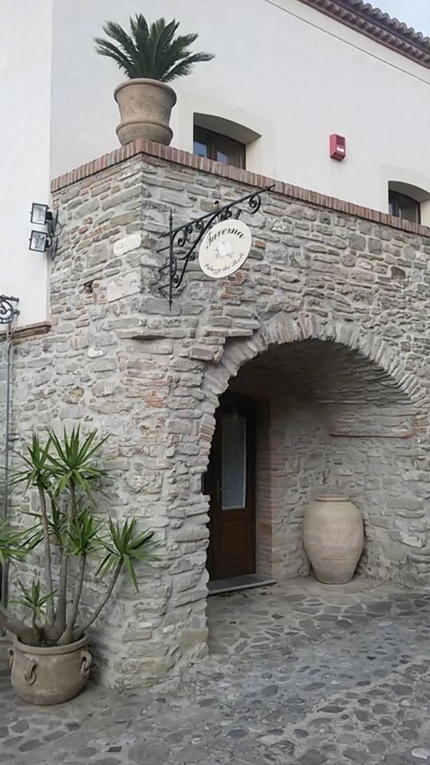 Palazzo dei Poeti EXTERIOR