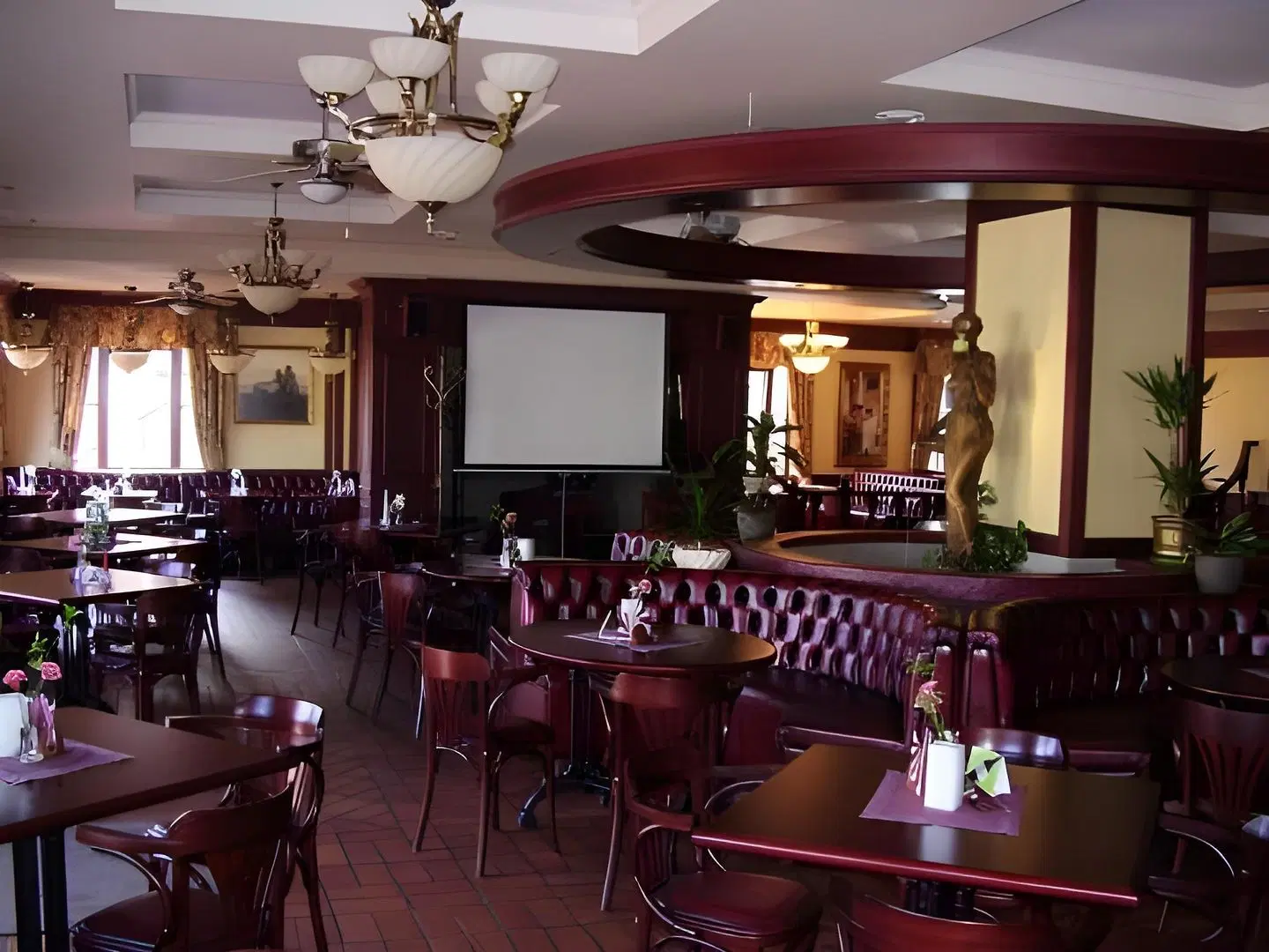 Senoji Hansa Hotel Bar