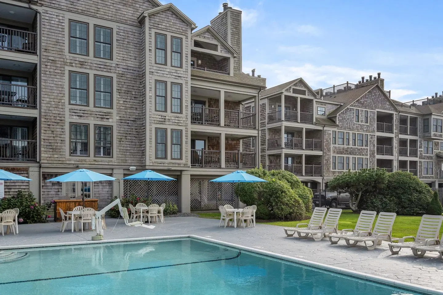 Club Wyndham Newport Onshore EXTERIOR