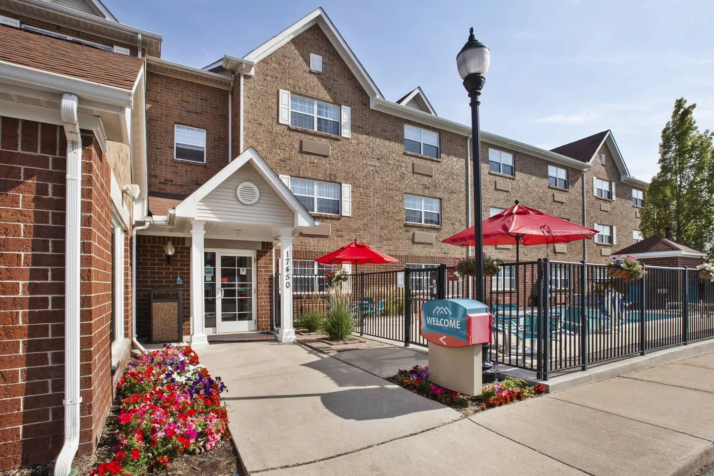 TownePlace Suites by Marriott Detroit Livonia EXTERIOR