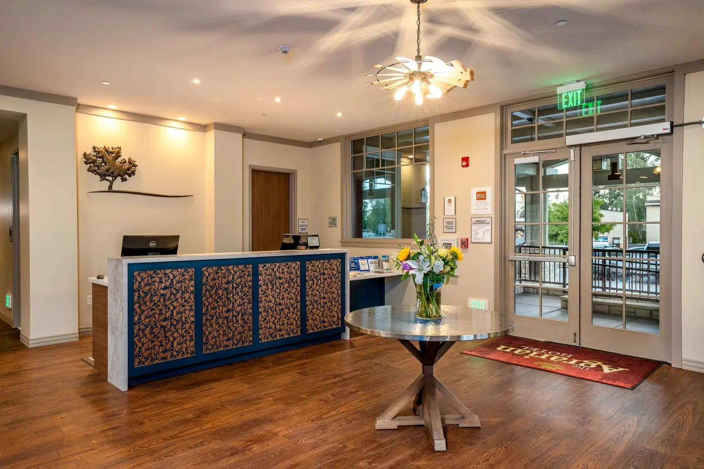 The Agrarian Hotel; Best Western Signature Collection LOUNGE_LOBBY