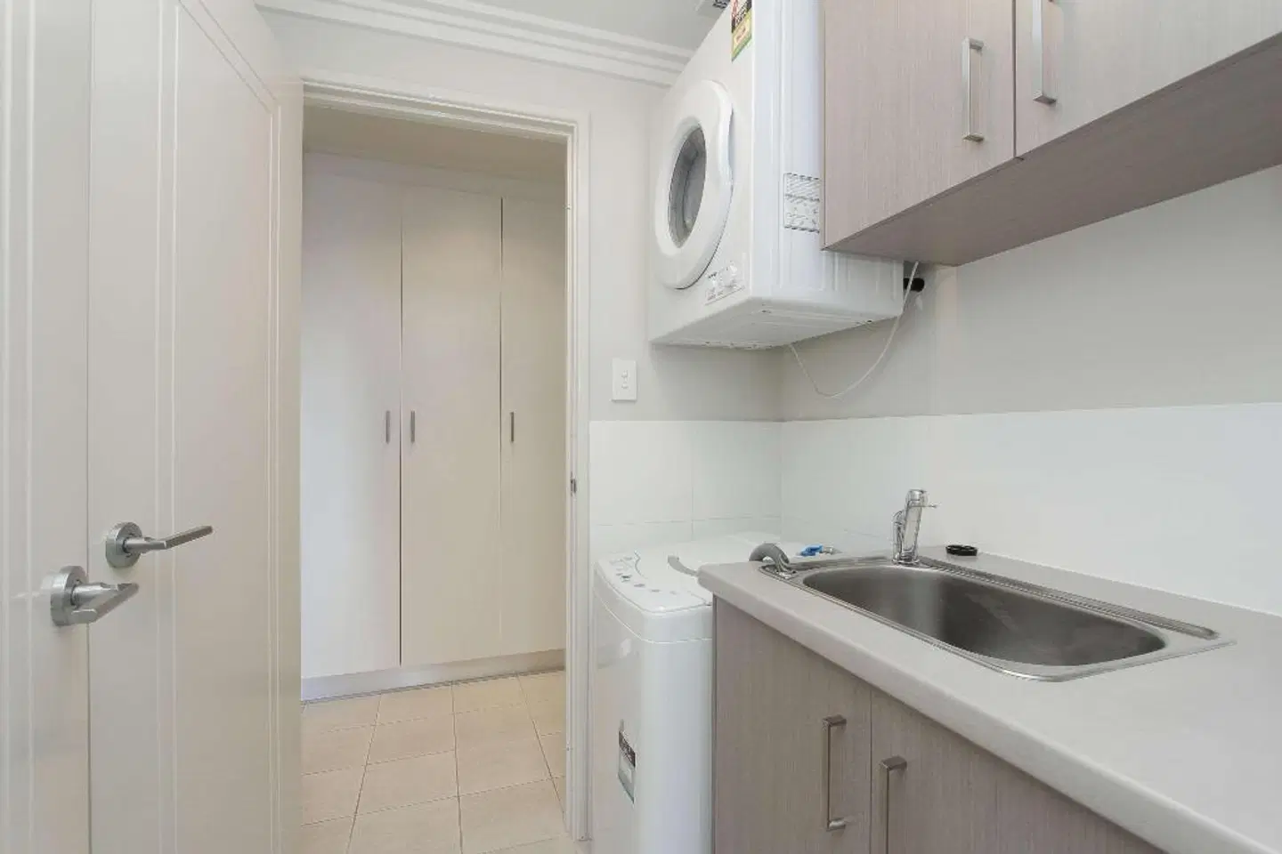 Zappeion Apartments Badezimmer