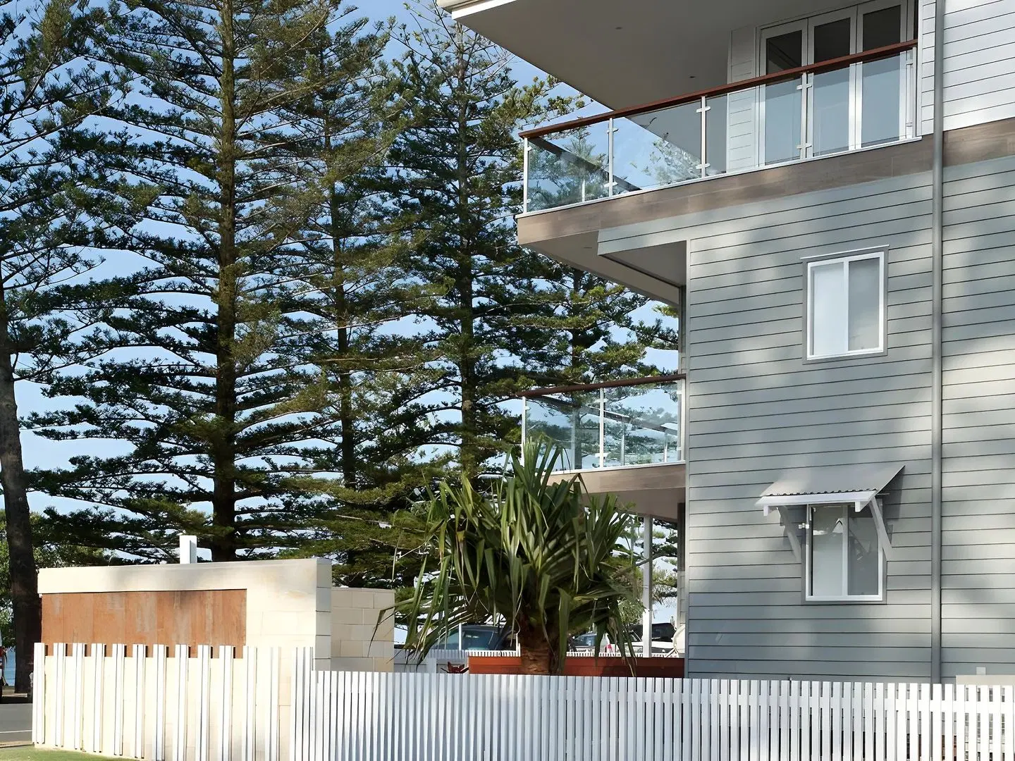 Bujerum Apartments on Burleigh Terrasse