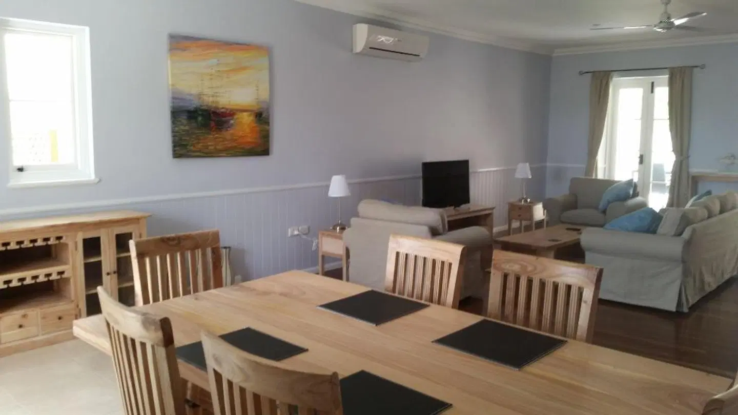 Kernow Charters Towers ROOM_EXAMPLE