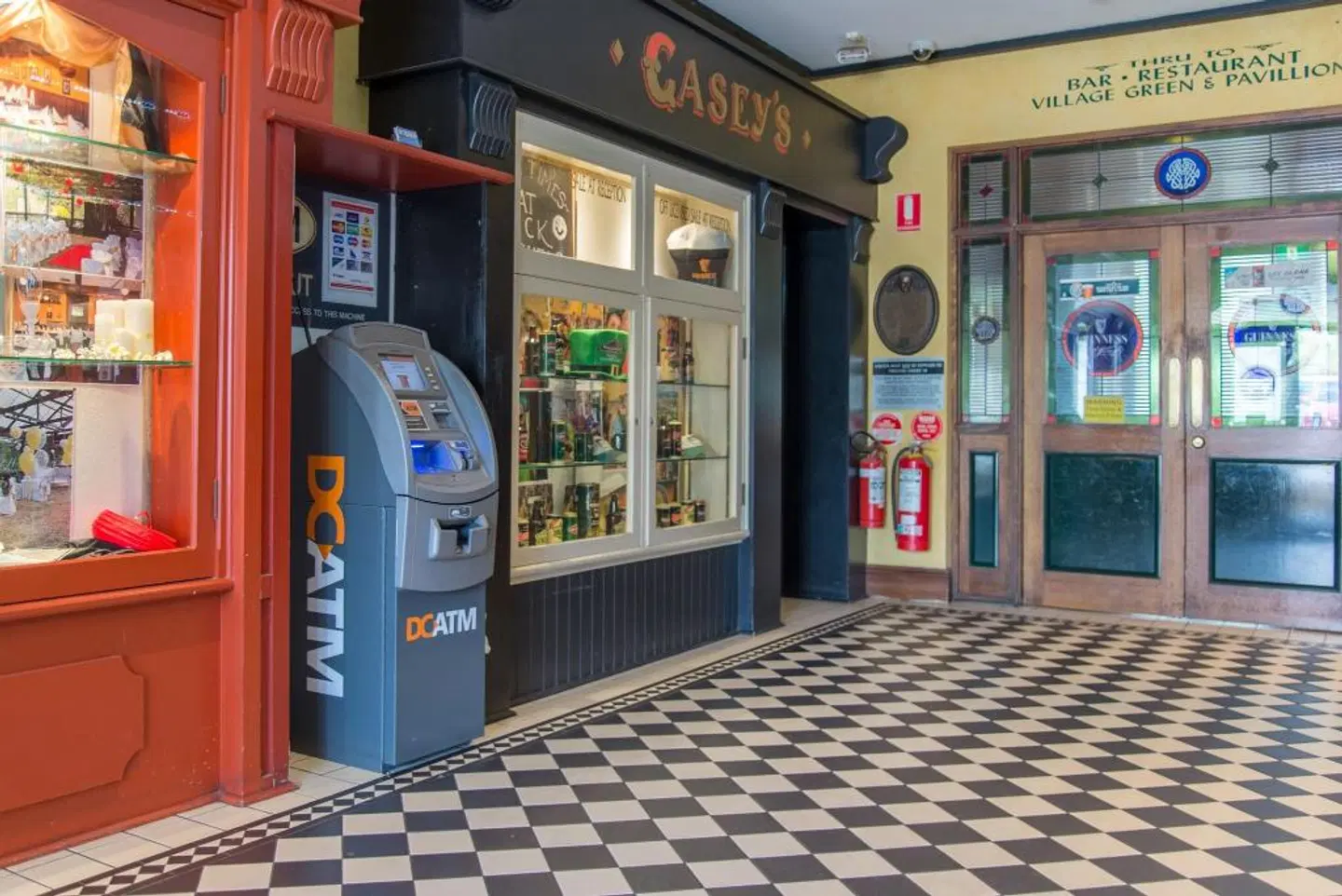 Mick O'Shea's LOUNGE_LOBBY