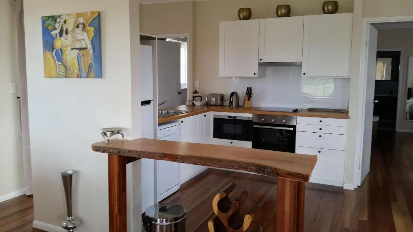 Kernow Charters Towers ROOM_EXAMPLE
