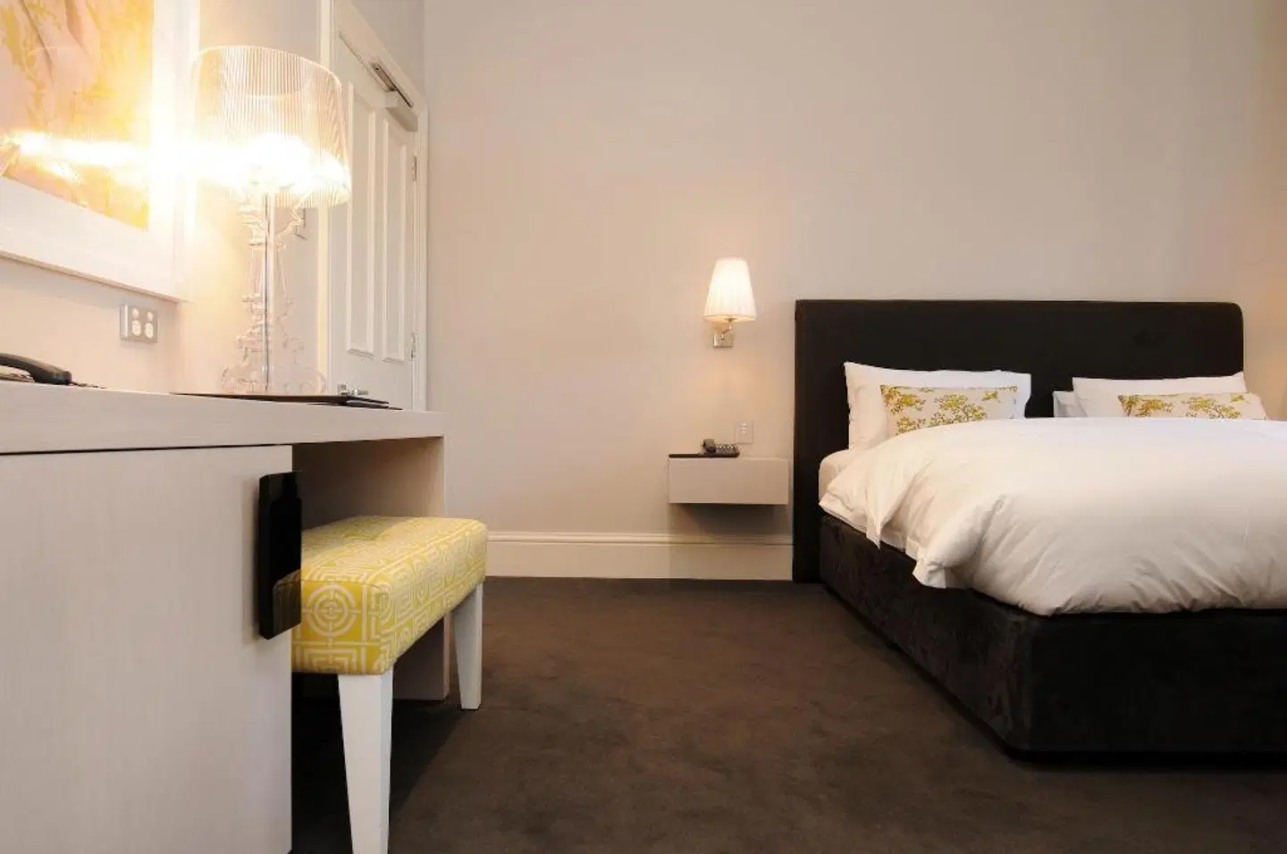 The Stirling Hotel ROOM_EXAMPLE
