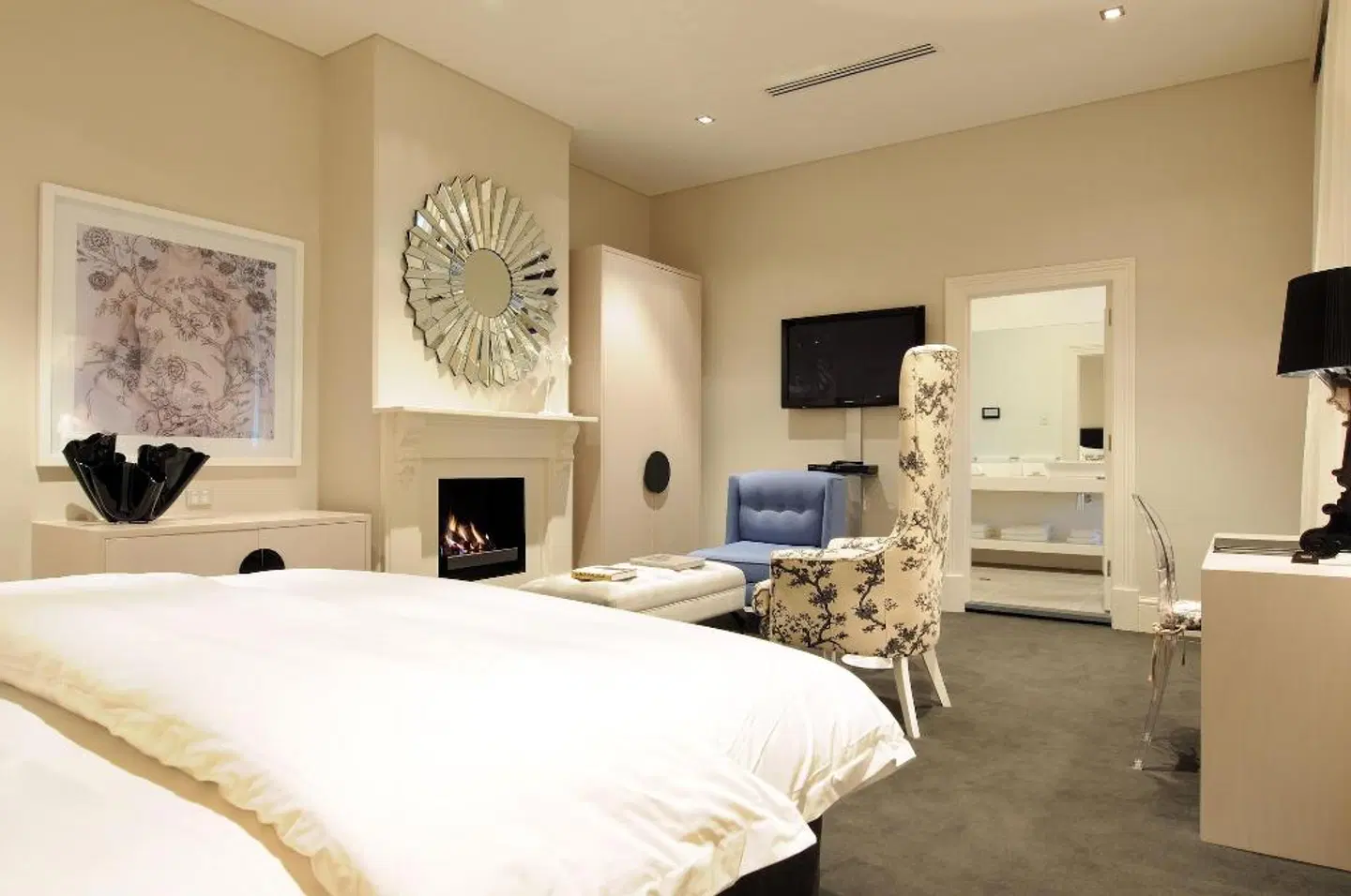 The Stirling Hotel ROOM_EXAMPLE