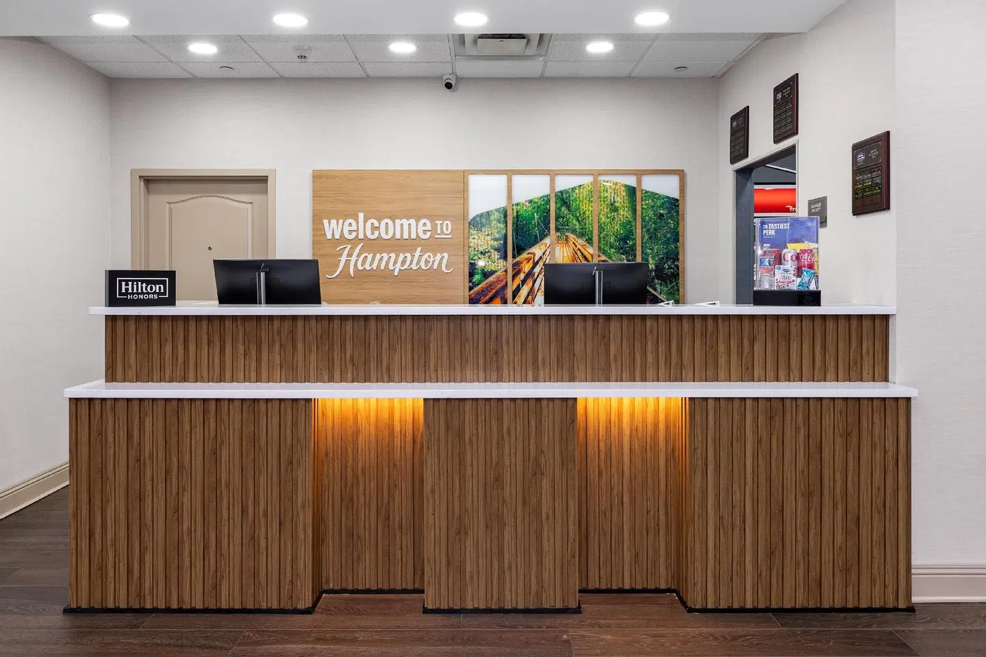 Hampton Inn & Suites Tampa-Wesley Chapel Bar