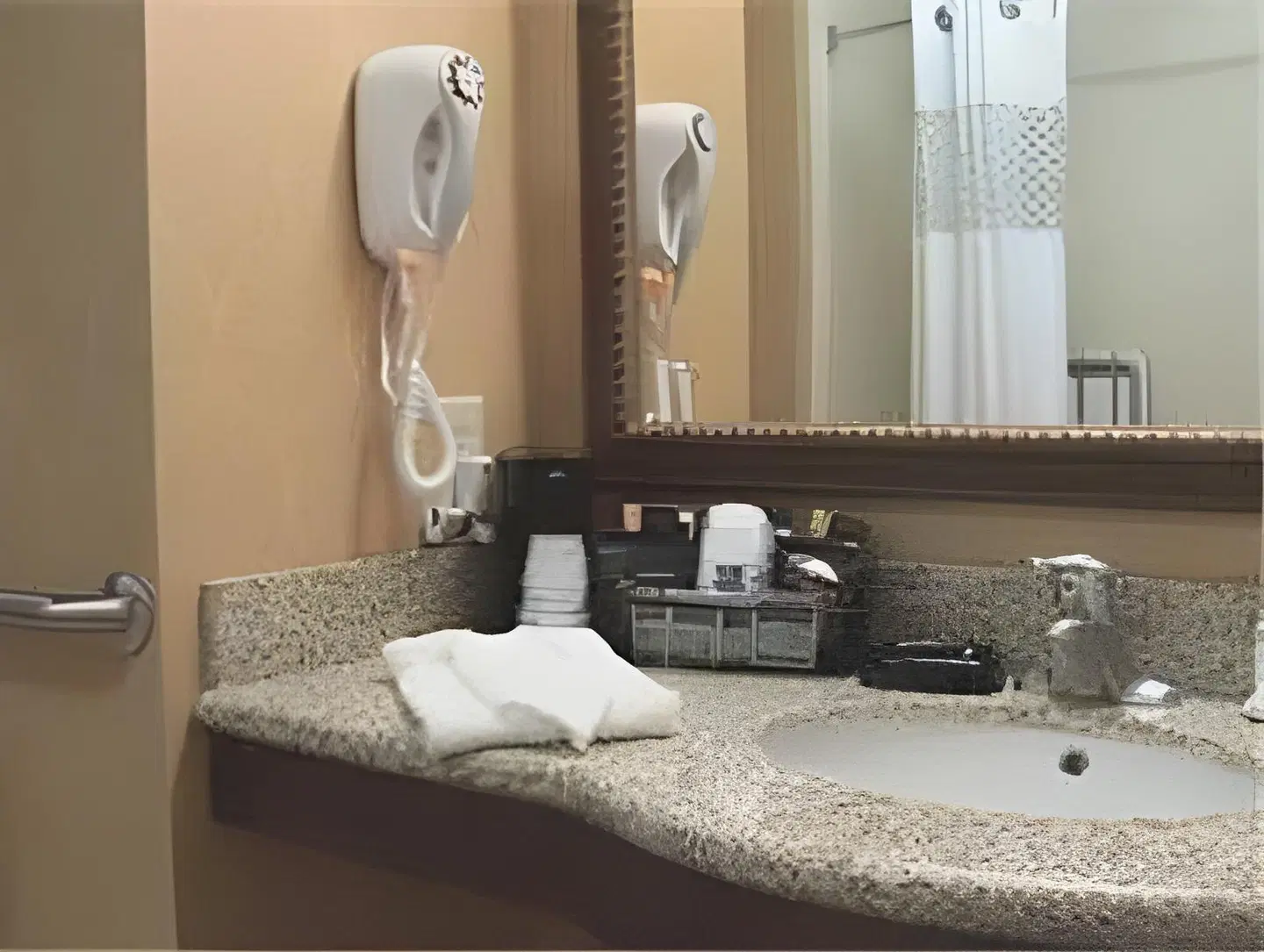 Hampton Inn & Suites Sevierville @ Stadium Drive Badezimmer