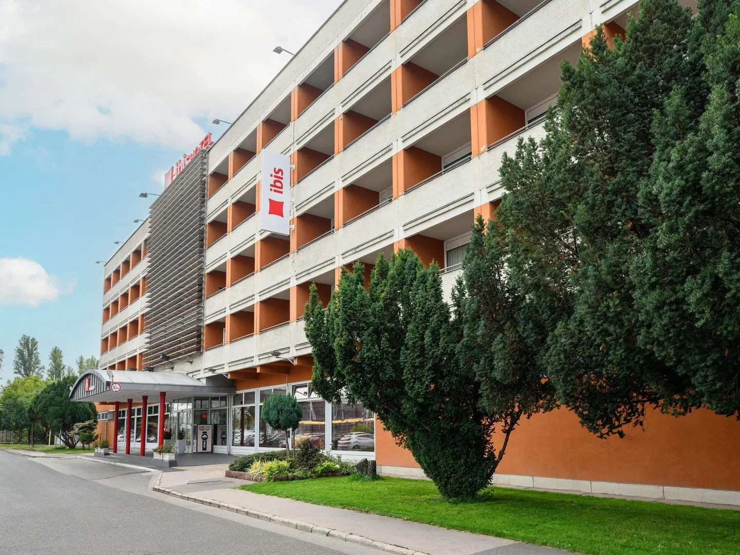 ibis Budapest Citysouth EXTERIOR