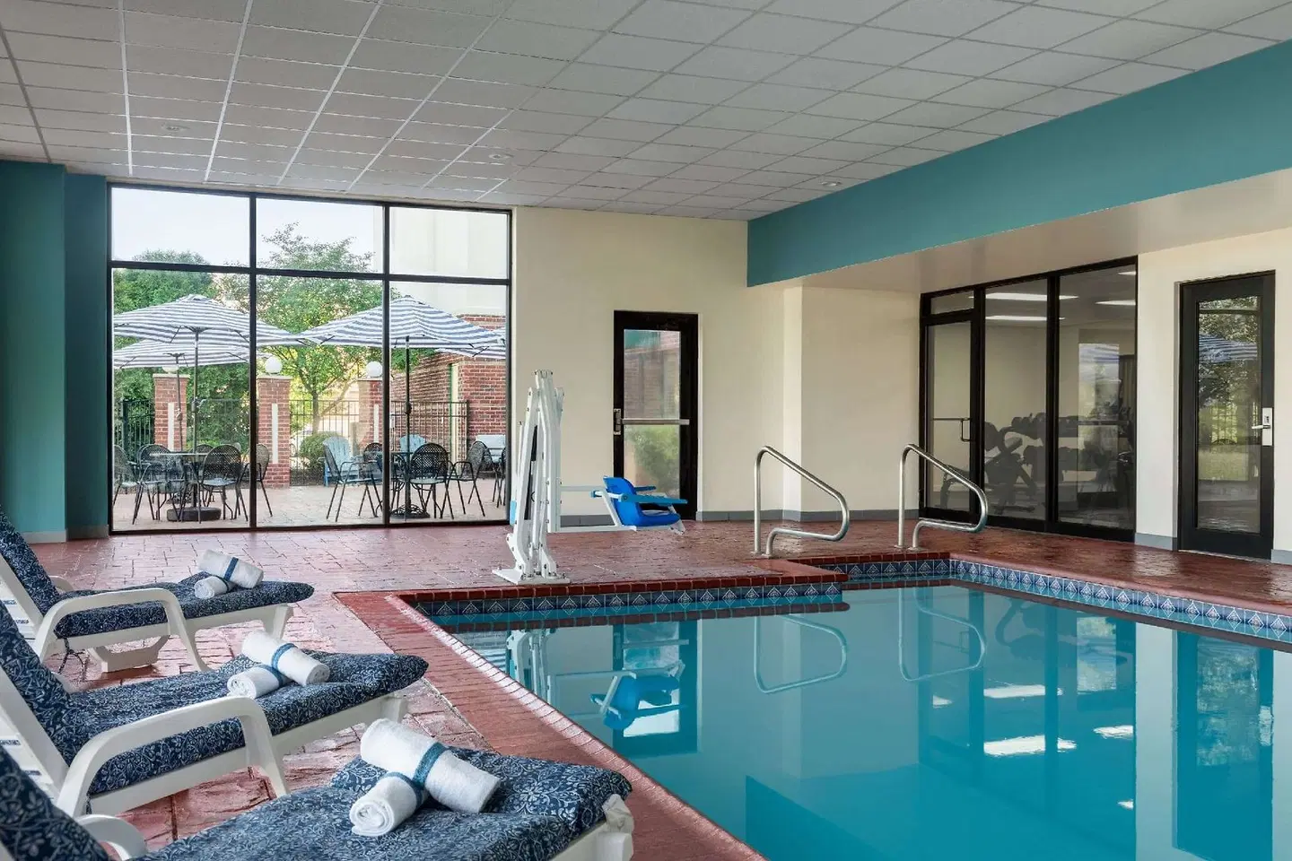 Wingate by Wyndham Louisville East Hallenbad