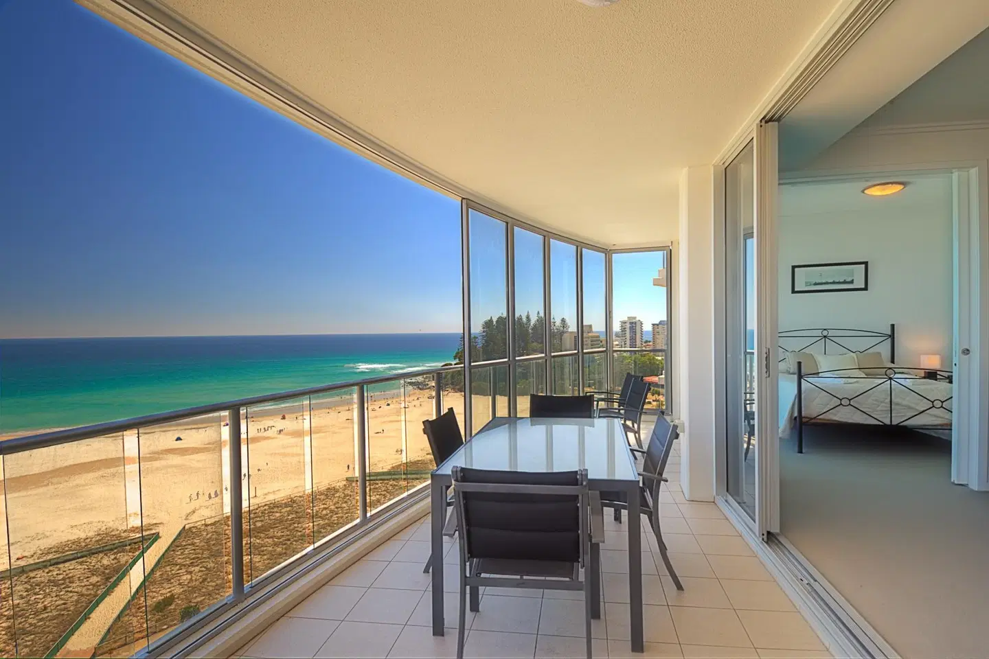Reflection on the Sea Coolangatta Terrasse