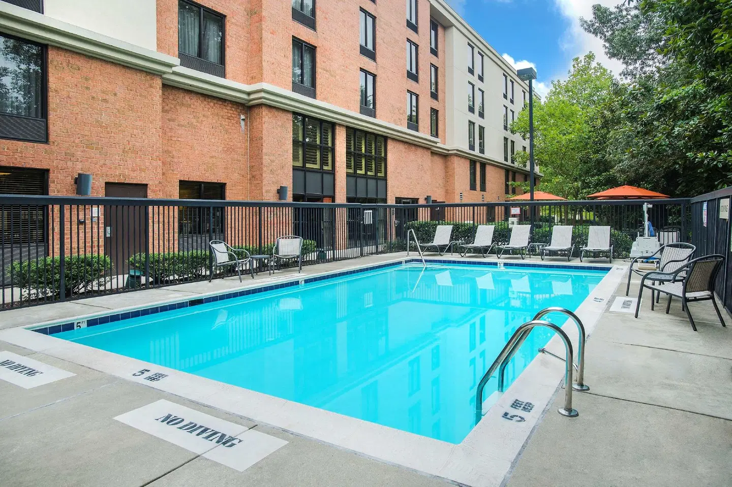 Hampton Inn & Suites Annapolis OUTDOOR_POOL