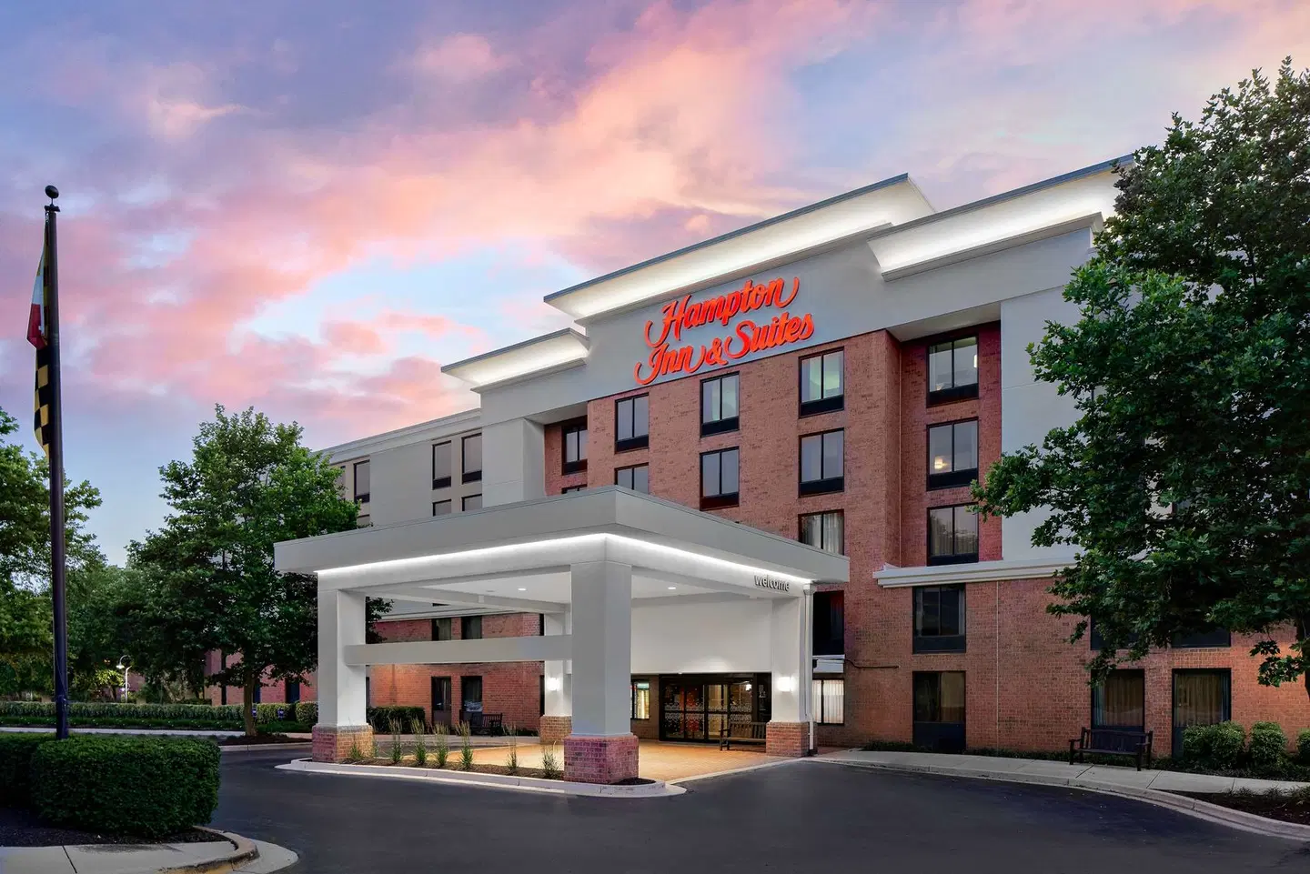 Hampton Inn & Suites Annapolis EXTERIOR