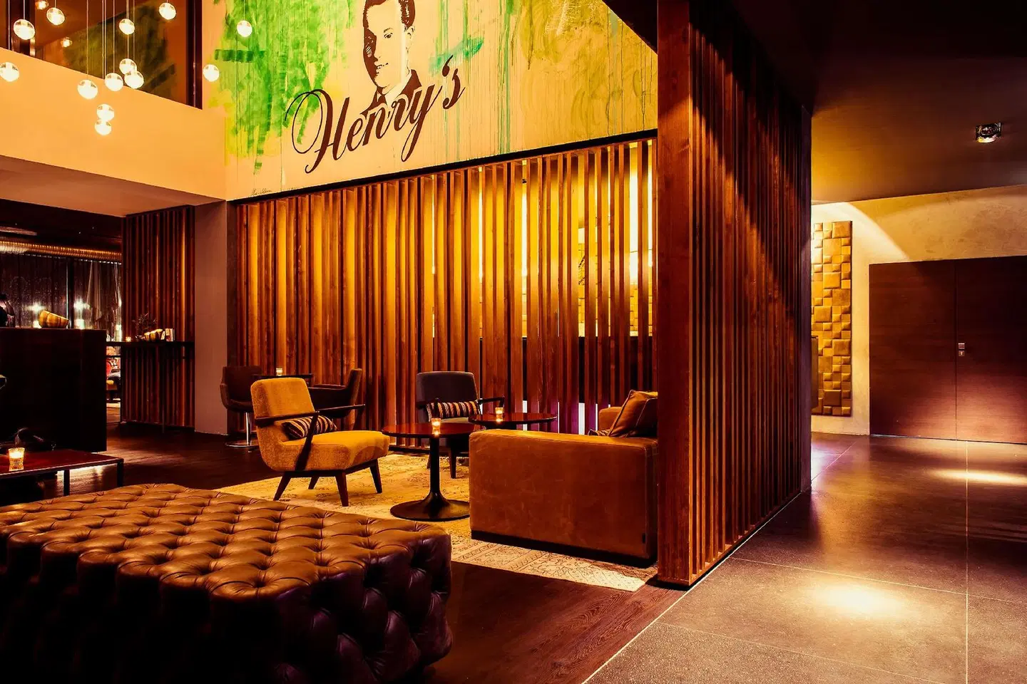 SAKS LOUNGE_LOBBY