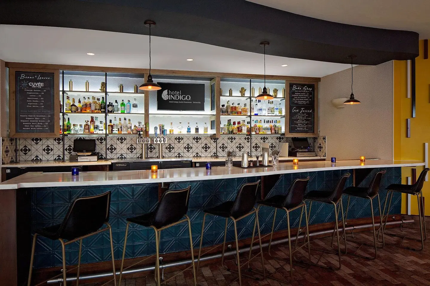 Hotel Indigo Austin Downtown by IHG Bar