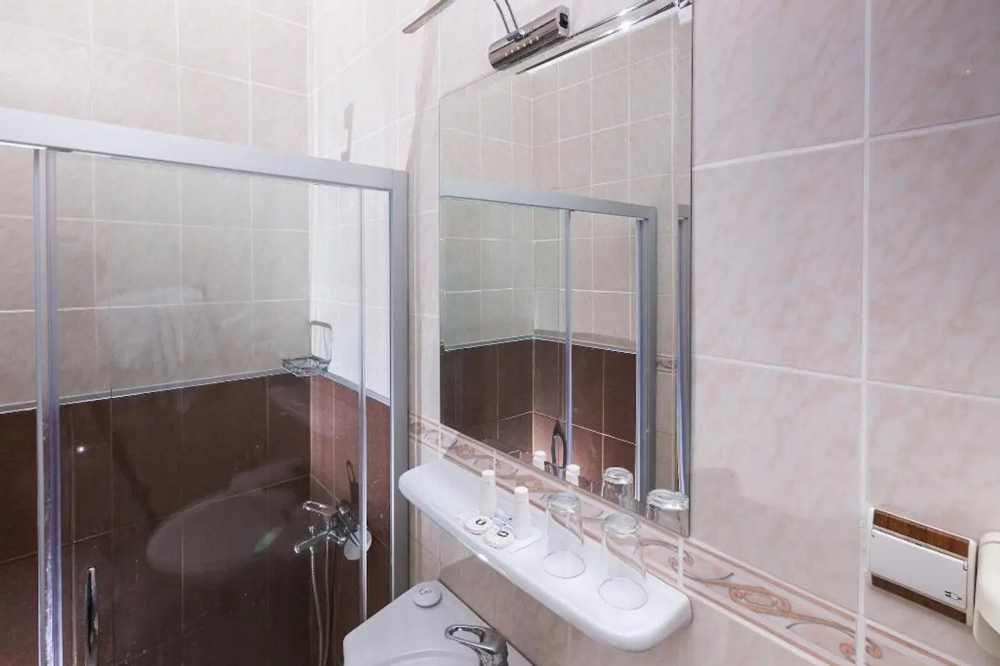 Hotel Club Phellos Badezimmer