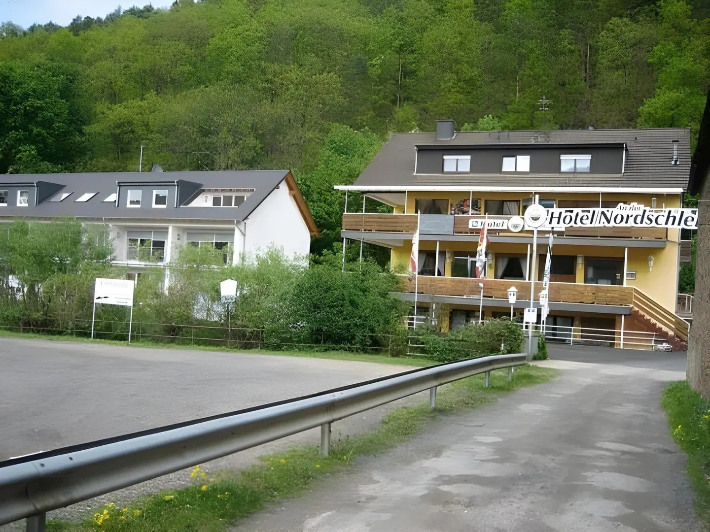 An der Nordschleife EXTERIOR