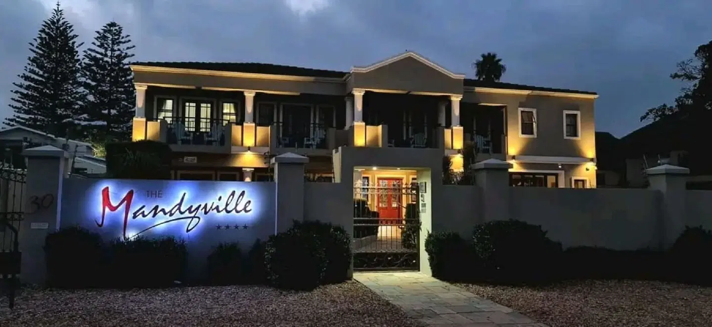 Mandyville Hotel EXTERIOR