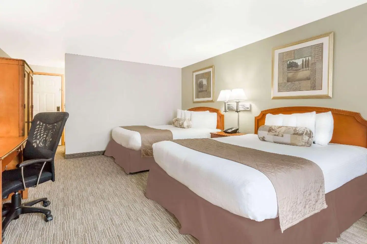 Ramada by Wyndham Ely ROOM_EXAMPLE