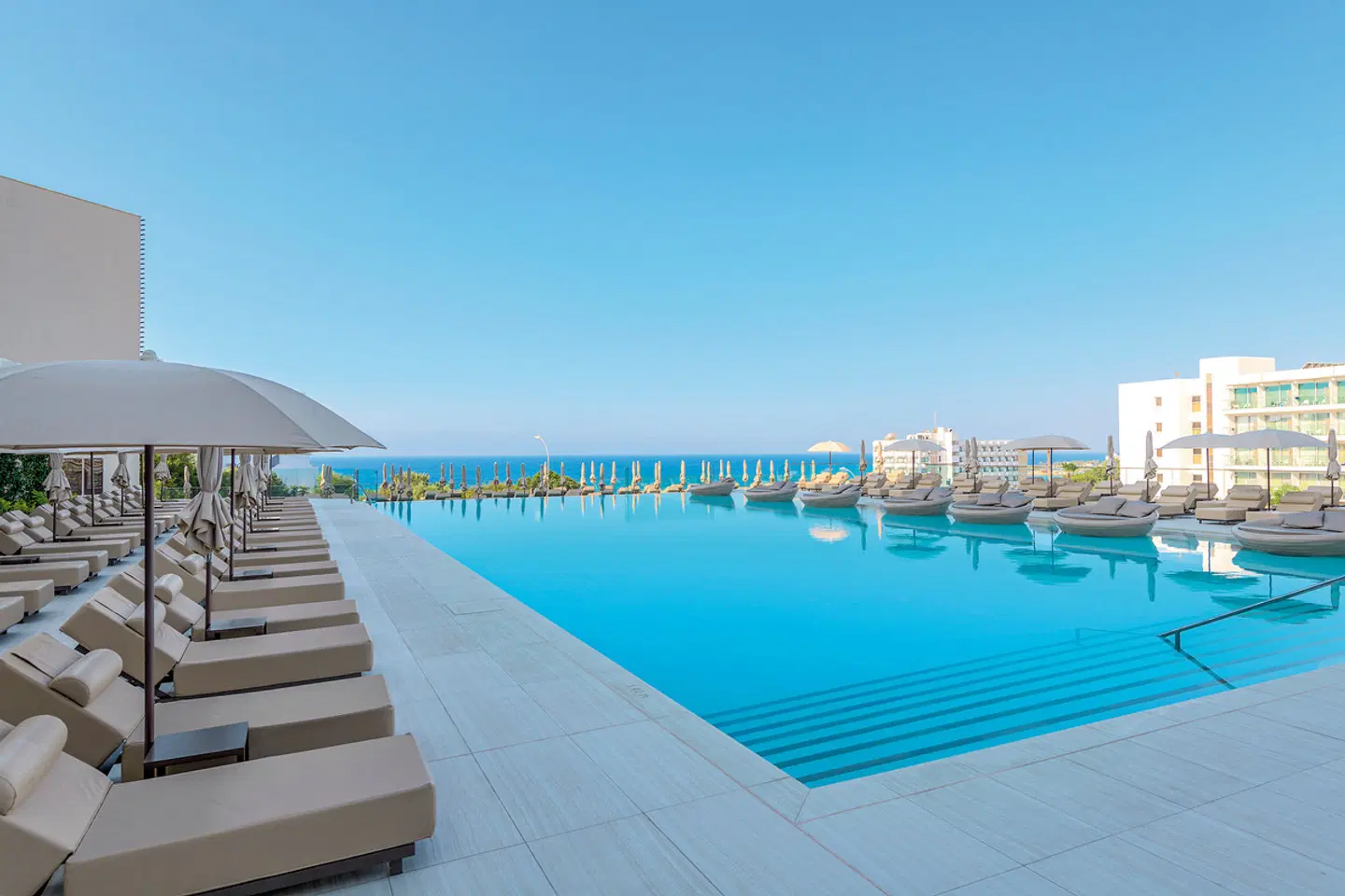 Amarande OUTDOOR_POOL