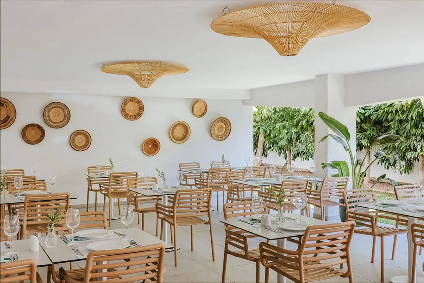 Nissi Park Hotel Restaurant