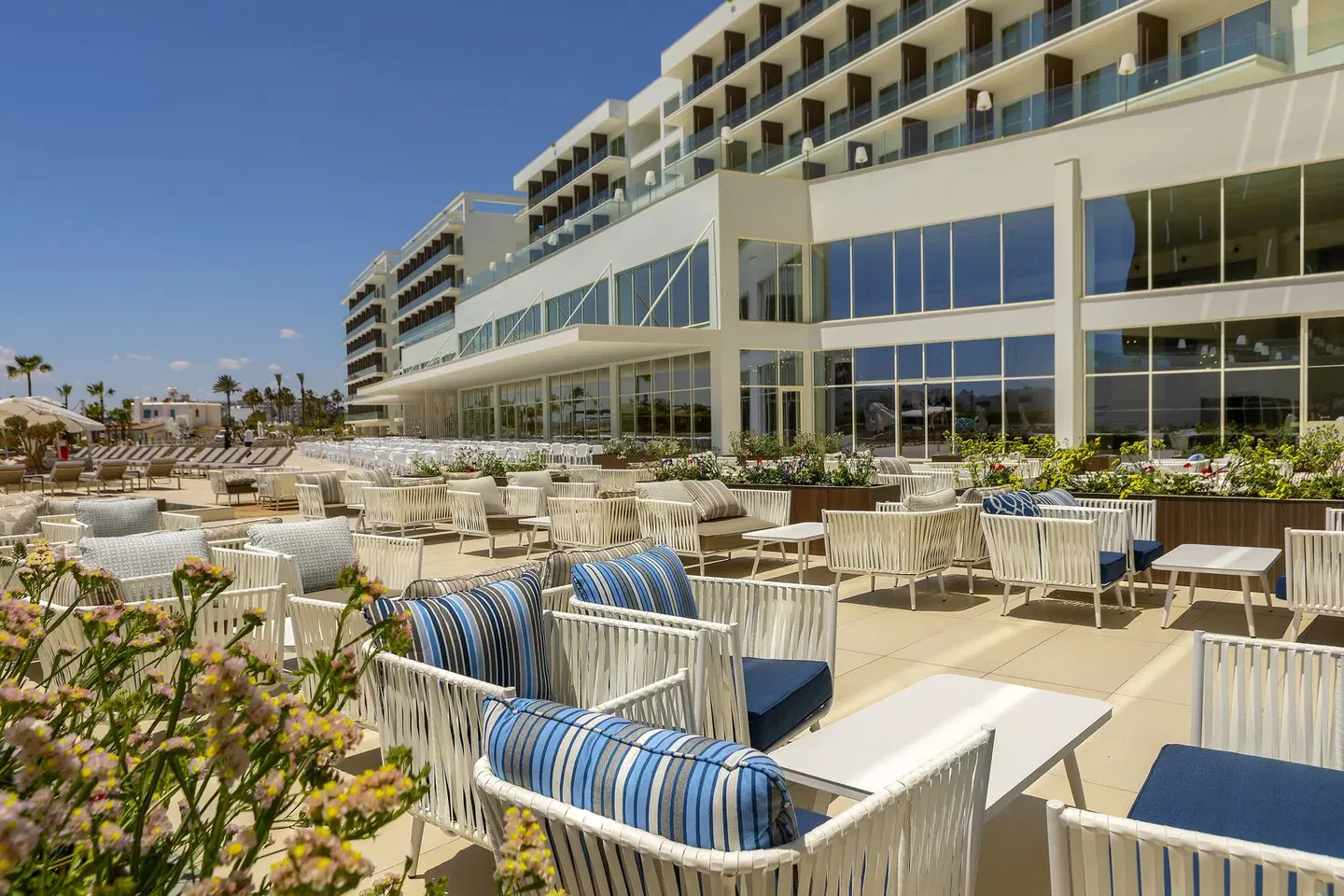 Chrysomare Beach Hotel & Resort Terrasse