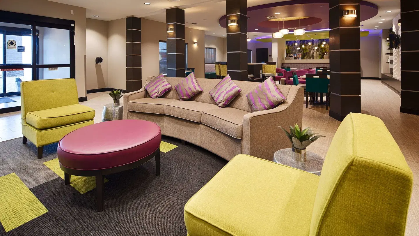 Best Western Plus Prien Lake Inn & Suites LOUNGE_LOBBY